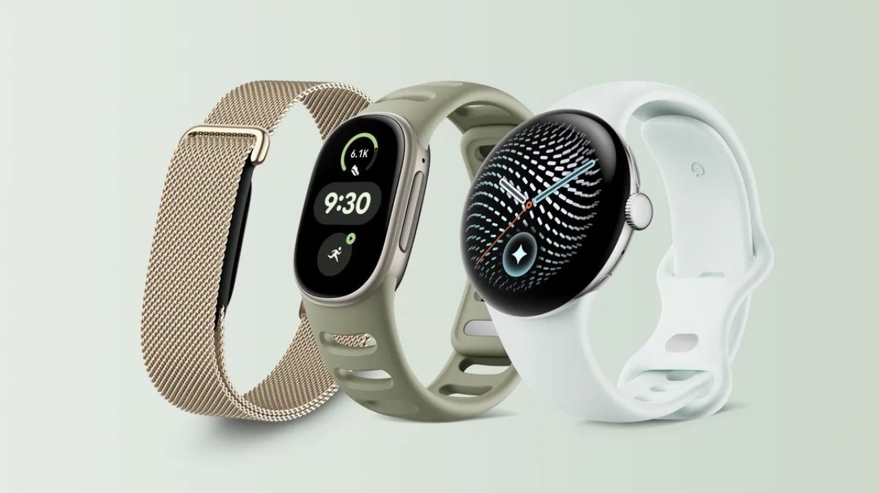 Google predstavil Fitbit Edge, športno zapestnico z zamenljivo baterijo Google predstavil Fitbit Edge, športno zapestnico z zamenljivo baterijo